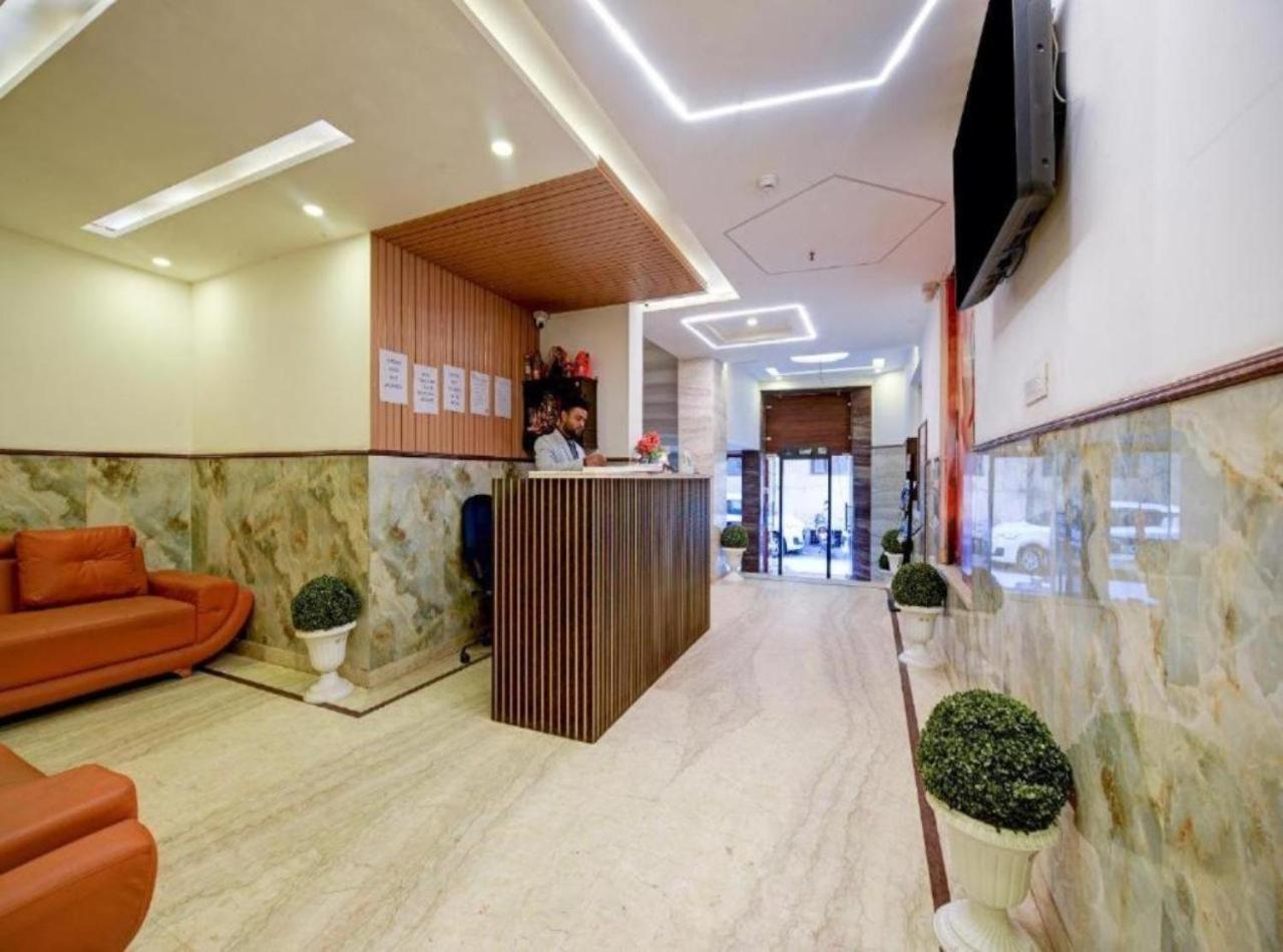 Rosewood Suites A Family Hotel Near Delhi Airport 뉴델리 외부 사진