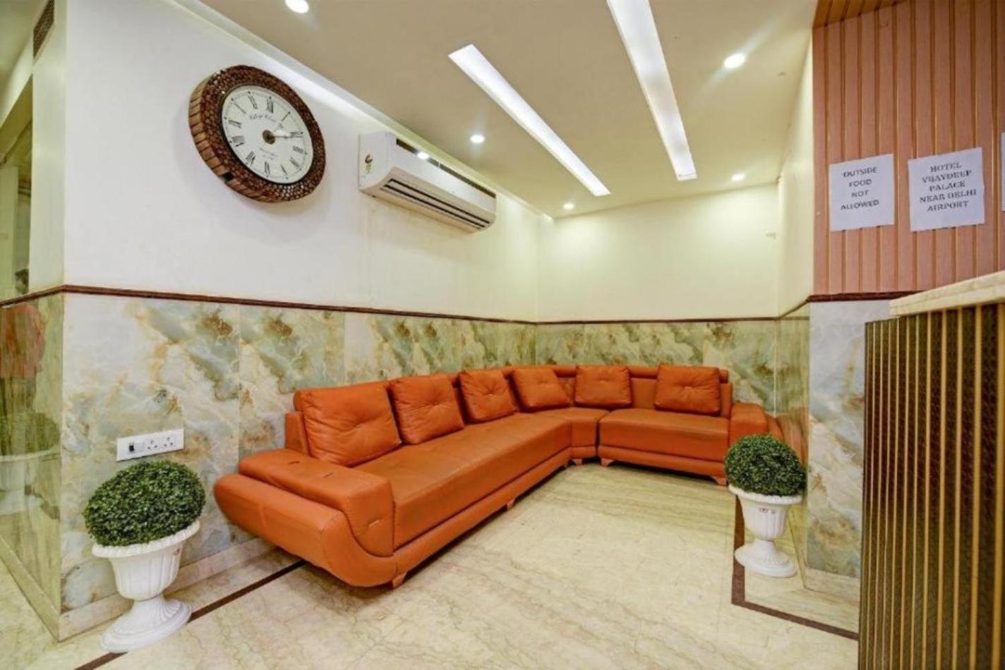 Rosewood Suites A Family Hotel Near Delhi Airport 뉴델리 외부 사진