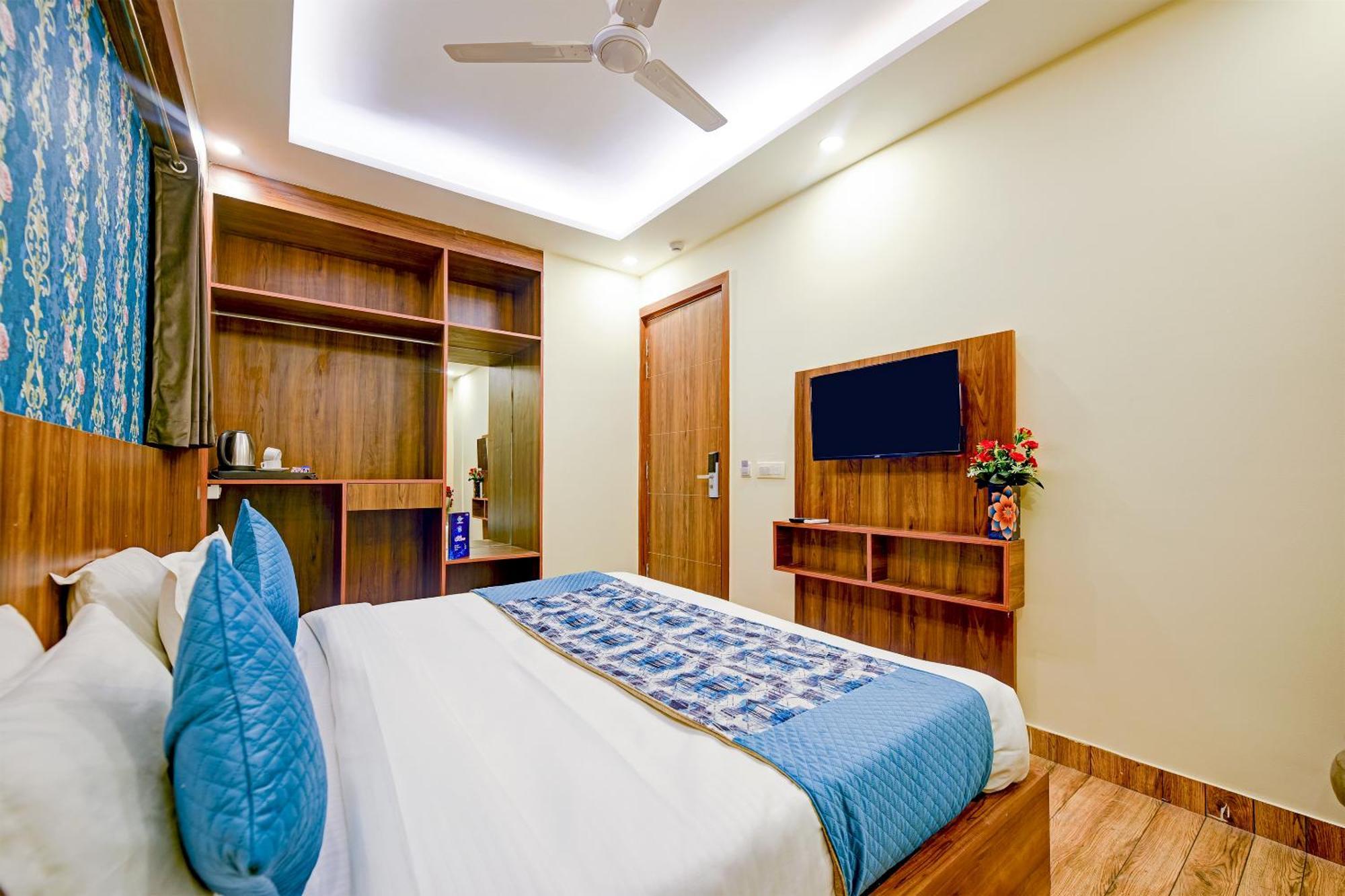 Rosewood Suites A Family Hotel Near Delhi Airport 뉴델리 외부 사진